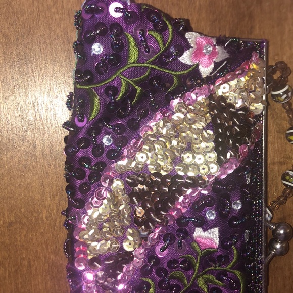 Vintage Aldo beaded evening purse. - Picture 5 of 10